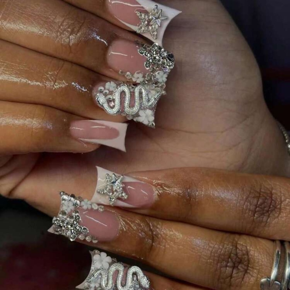 24pc Press On Nail Set from the Nail Bar 💅